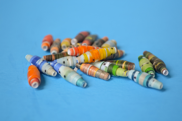 MAKE PAPER BEADS FROM PHOTOS