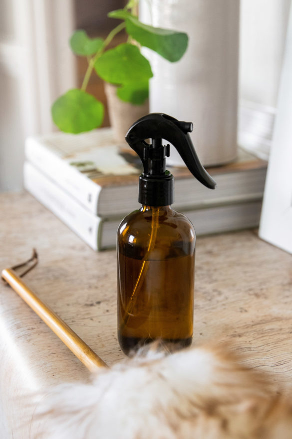 How to Make an All-Natural Dusting Spray