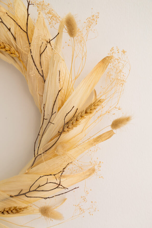 DIY Natural Corn Husk Wreath