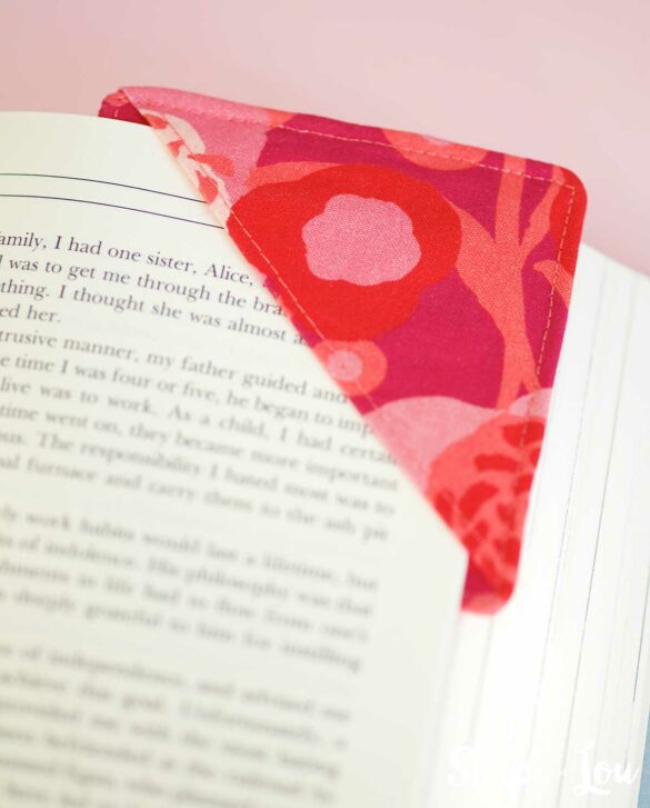 How to Make a Fabric Corner Bookmark – Fun & Easy!