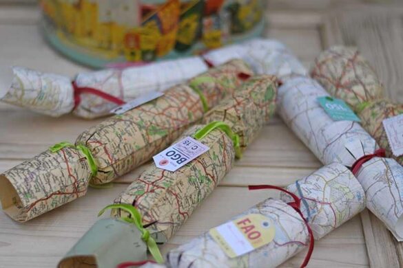 Make Your Own Christmas Crackers With Printable Cracker Jokes