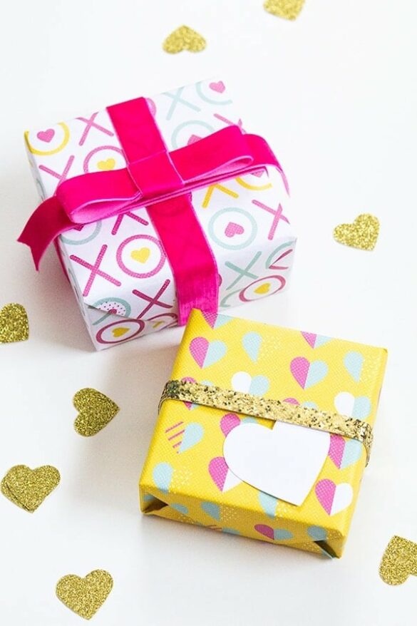 Free Printable Valentine’s Wrapping Paper