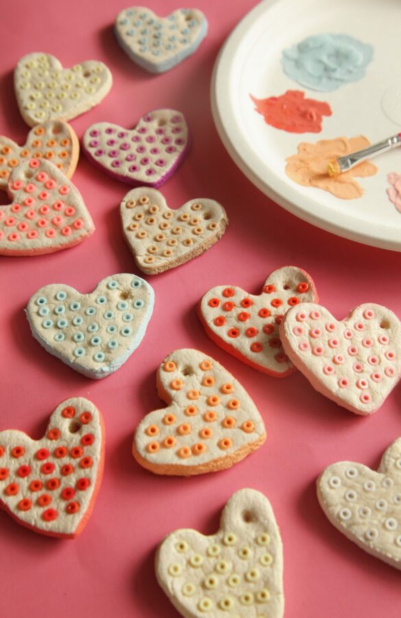 Valentine’s Decor: How to Make a Heart Garland with Salt Dough