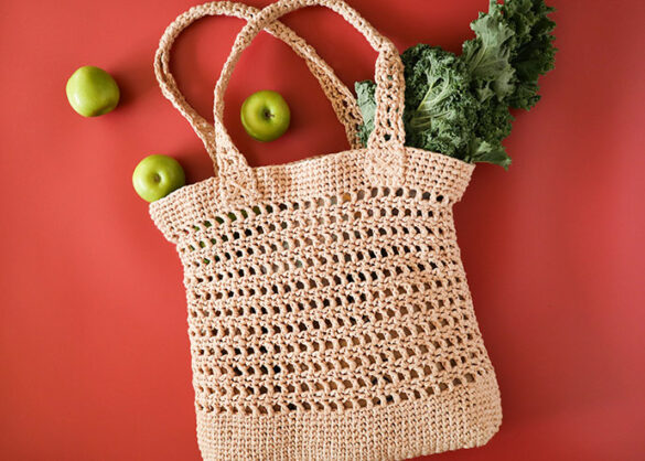 Stylish Crochet Market Bag: Raffia-Inspired Tote Pattern with Bernat Suede-ish Yarn