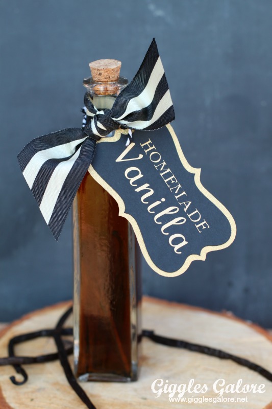 Homemade Vanilla Extract – Christmas Gift Idea