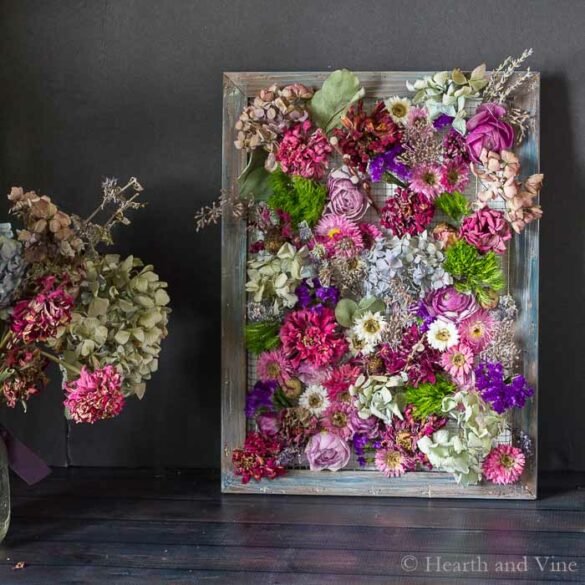 Framed Dried Flowers Makes an Amazing Piece of Art