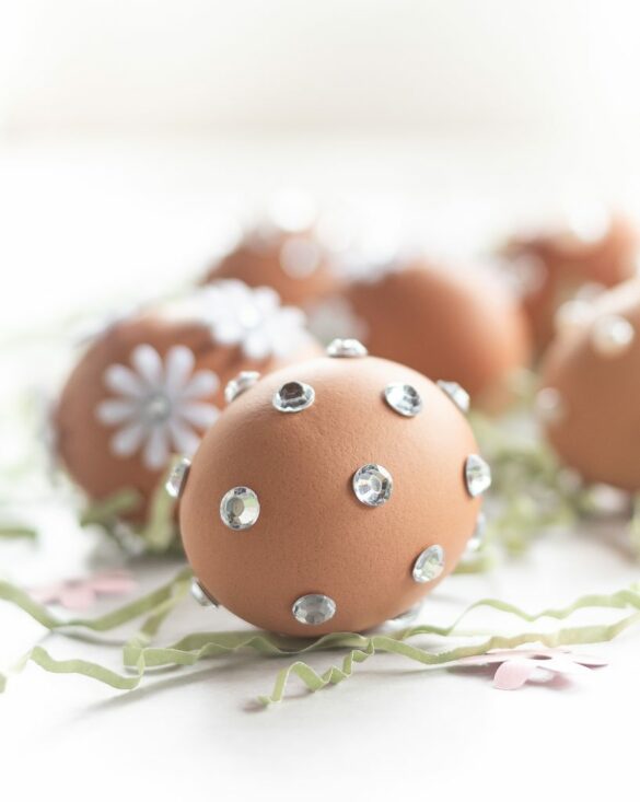 How To Decorate Easter Eggs with Rhinestones, Pearls & Flowers